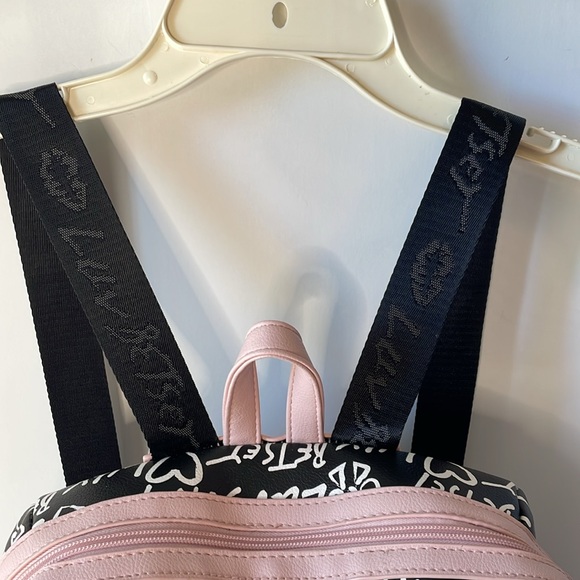 Betsy Johnson Luv   2 in 1 Backpack Purse  Black / Pink  Size Medium - Picture 3 of 16
